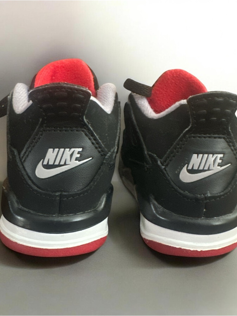 Nike Kids Black and Red Low-Top Sneakers